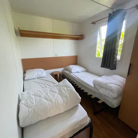 Mobilhome Sur Terrain Prive Dans Les Tamarins مكان تخييم